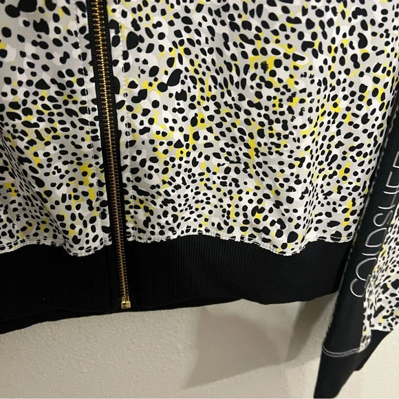Goldsheep Animal Print Light Track Jacket
Lightweight Yellow Black Spot - Picture 9 of 12